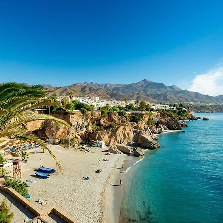 Bonito Piso A 300M De La Playa Nerjaアパートメント エクステリア 写真